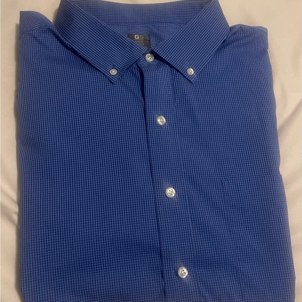 Men’s GS Button Down Shirt in excellent condition